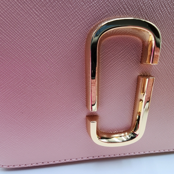 SOLD!!  Marc Jacobs The Snapshot Crossbody Bag, Saffiano Leather, Dust Bag, NWT - Picture 9 of 16